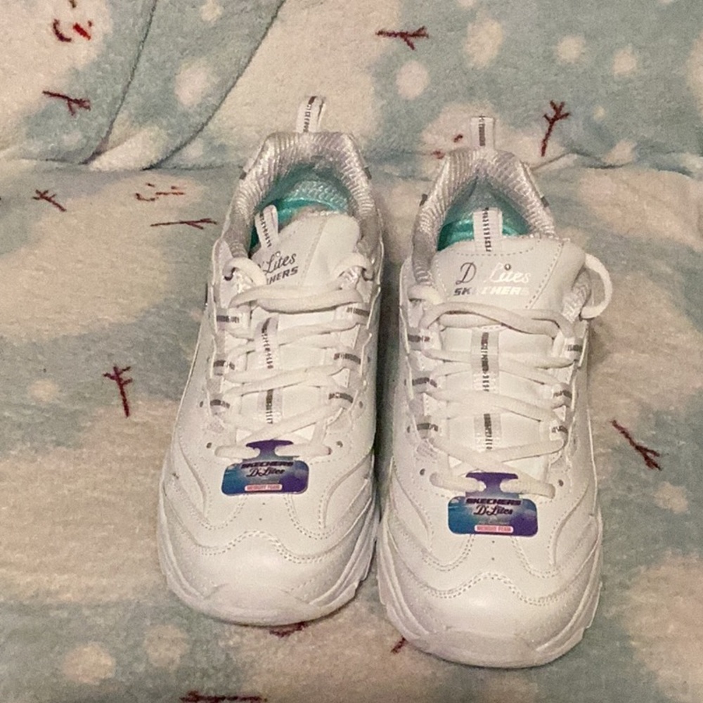 New Without Box Skechers D’Lites Fresh Start Memory Foam Lace-up Sneakers